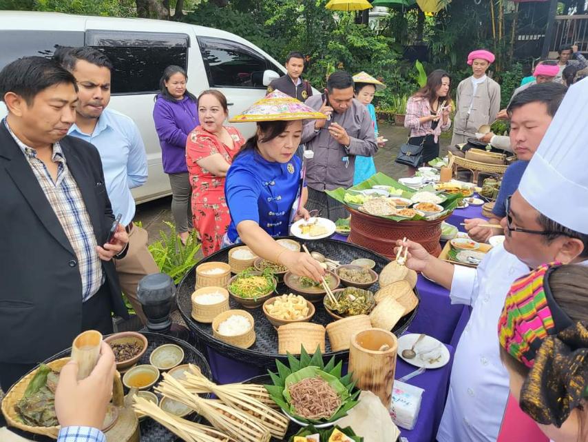 တောင်ချွန်း စားသောက်ဆိုင် (၁၀) နှစ်ပြည့်အထိမ်း အ မှတ်တိုင်းရင်းသားရိုးရာ ဟင်းချက်ပြိုင်ပွဲကို ကျင်းပခဲ့